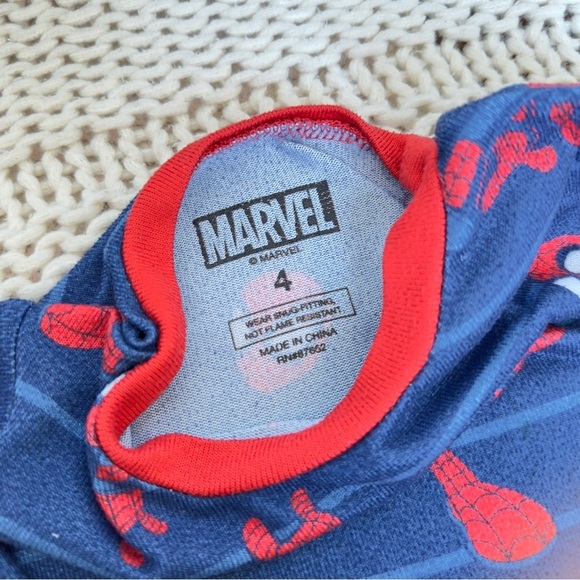 Marvel Spiderman Blue and Red Pajama Set Toddler Size 4 - Picture 3 of 4
